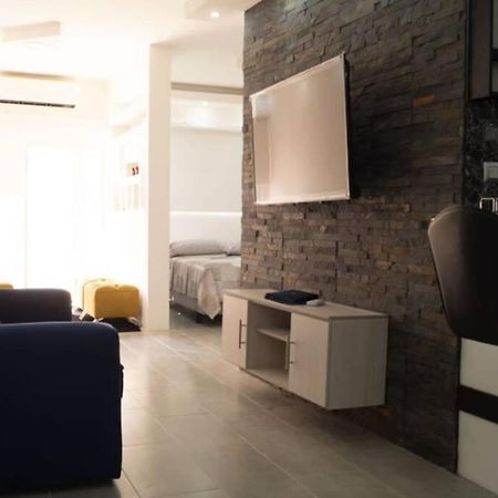 Remodeled Studio Apt In Guayaquil Centro W A View Экстерьер фото